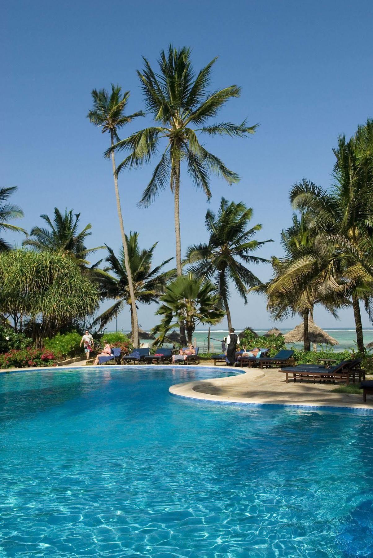 Breezes Beach Club And Spa บูจู ภายนอก รูปภาพ
